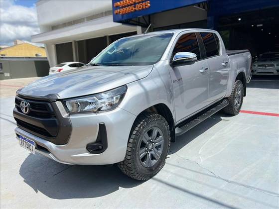 TOYOTA HILUX 2.8 D-4D TURBO DIESEL CD SR 4X4 AUTOMÁTICO